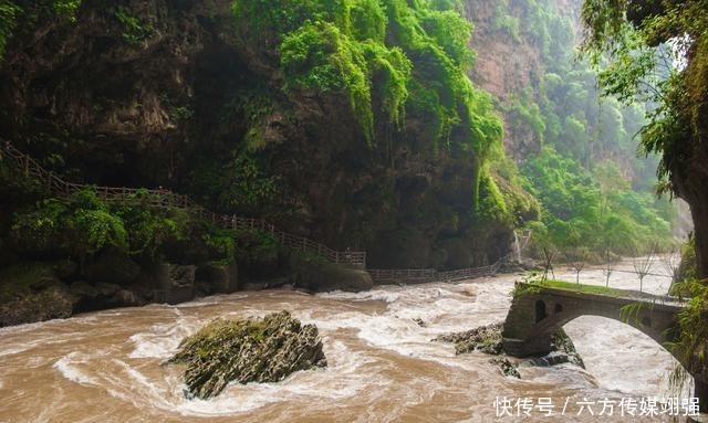 贵州被人遗忘的人间仙境，集雄、奇、险、秀为一体，谷内群瀑飞流