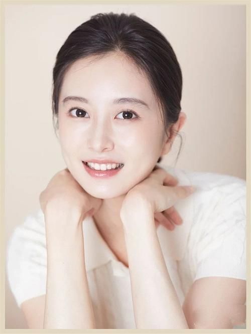 唇部 秋天的“口红”要怎么涂才够好看?从这3个方面下手,精致又洋气