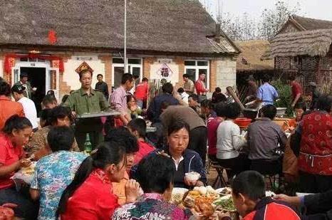 摆设|农村酒席“怪象”,白酒啤酒成摆设,为何都不爱喝酒了看完懂了