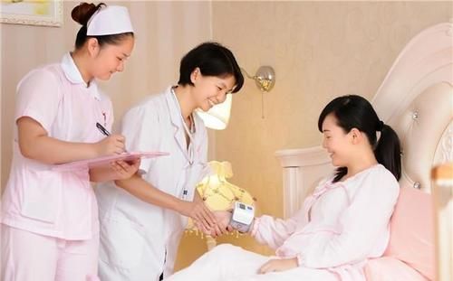 产后肚子上的肥肉一直减不下来，该怎么办？一起来看看