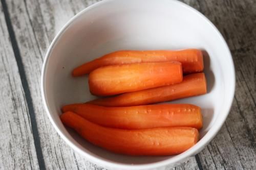 晚餐老妈做了两菜一汤，好吃不贵，简单营养接地气，3口人吃撑了