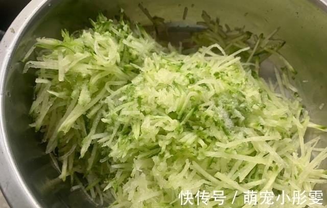 萝卜丸子|天凉了,我家隔几天吃一次,一次做一大盆,随吃随取,太香了