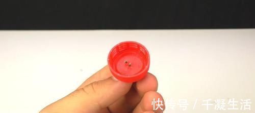 塑料瓶盖别扔了, 简单改造一下, 放在家里有大用处, 看完赶紧试试
