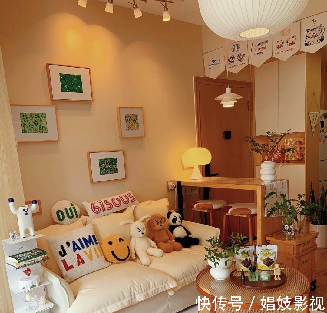 手机充电|90后男孩晒30㎡单身小宅,“宝藏式”装修而走红,圈粉无数
