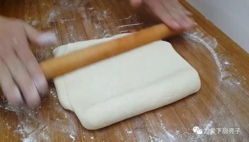 我家面粉就爱这样吃,加2个鸡蛋,焦脆香酥不油腻,吃过就念念不忘