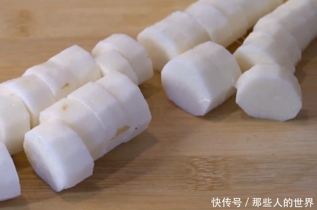 山药要经常做给孩子吃,这样做金黄酥脆,软糯拉丝,上桌就扫光
