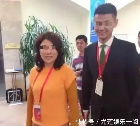 曝儿子近况:月薪仅5000,租房子住,至今单身