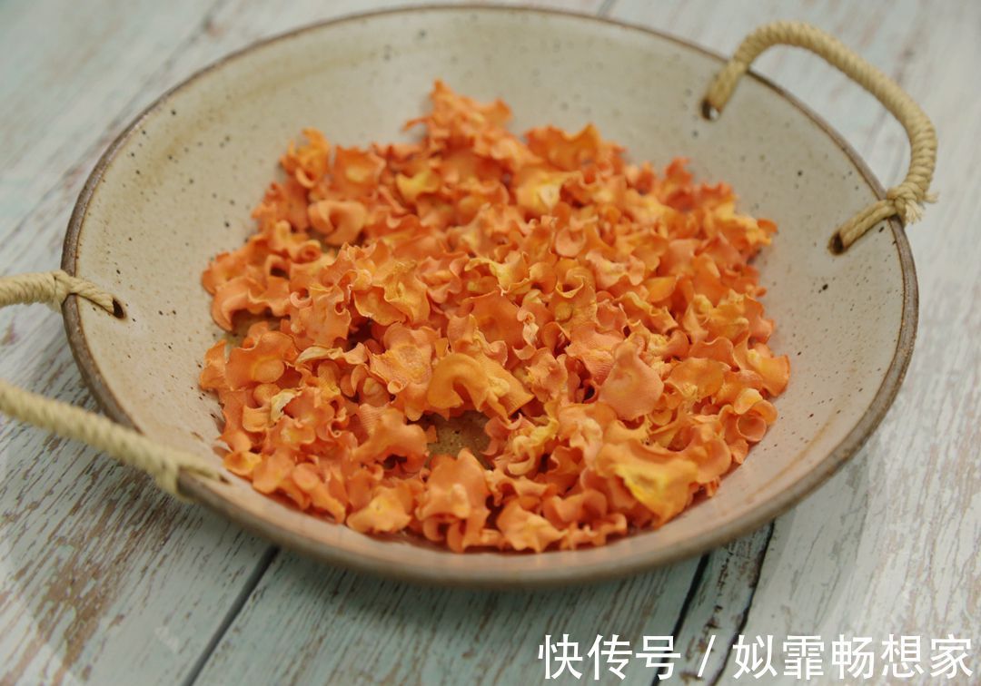 胡萝卜别总炖煮烧,教你一个新做法,挑食的“熊孩子”吃得笑哈哈