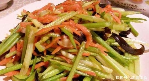 每次家里来客人必备几道菜品,简单美味,上了饭桌很受欢迎