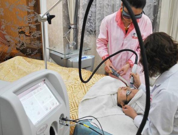 脖子|28岁女子脖子长“肉条”，越来越多，医生别抠，是HPV感染