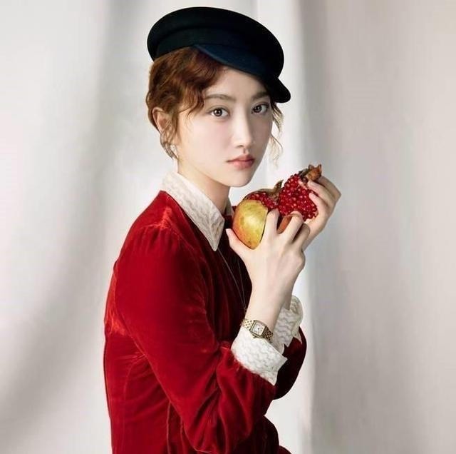 小编建议 女人手表戴左手好,还是右手好别再戴错被人笑话,多了解不吃亏