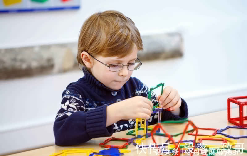 宝妈|英国耗时70年追踪发现:影响孩子未来的是这3点,而非“高智商”