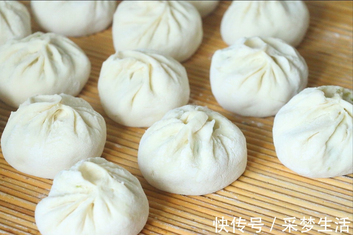 鲜嫩|蒸包子，万不可直接上锅蒸，牢记3个诀窍，包子鲜嫩松软，不塌陷