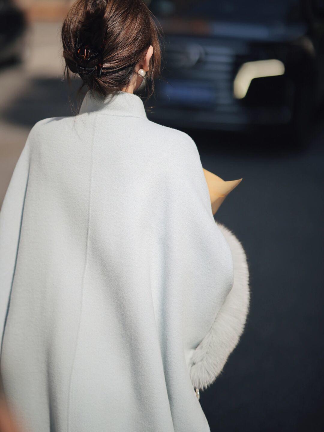 浪漫风|真正洋气的女人,冬天都爱穿这几款“大衣”,简约利落又百搭