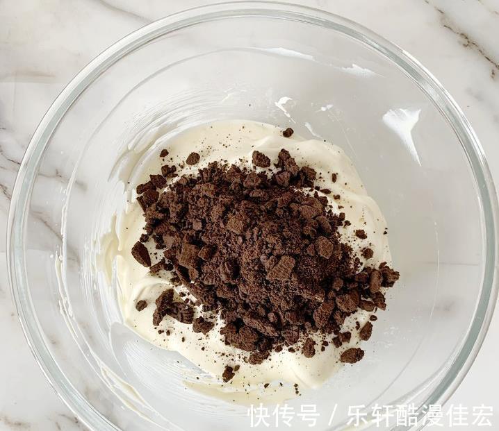 饼干|十分钟就能制作出香甜丝滑的奥利奥冰淇淋。