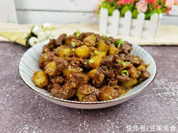  #味达美名厨福气汁，新春添口福#孜然土豆牛肉，烧烤味超解馋