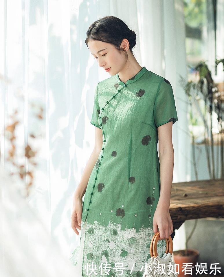 新宠|旗袍成时尚新宠?今年夏天穿这件,低调又显气质!