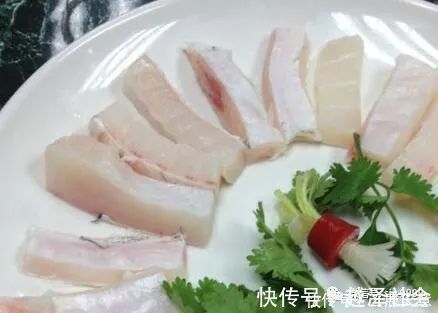 鱼最好吃的部位在哪里筷子先夹4个地方的,不是吃货就是行家