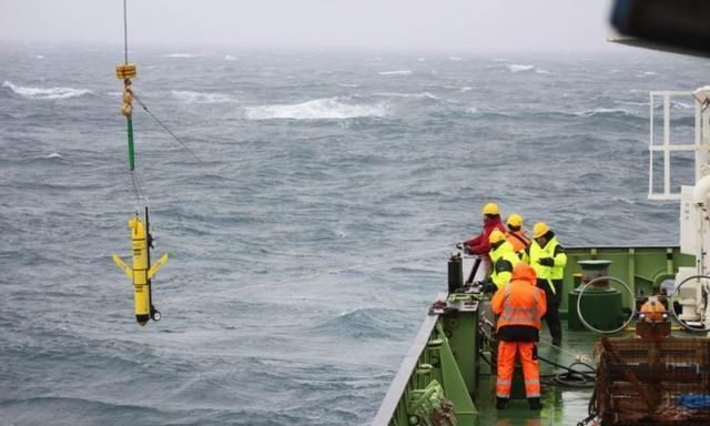 巨型冰山A-68a在到达南乔治亚岛前分裂