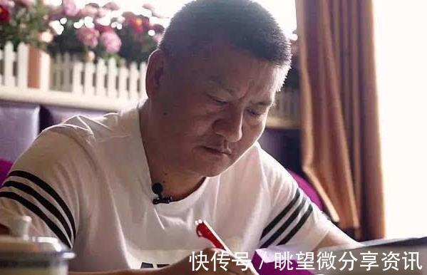 52岁大爷血管犹如20岁小伙，平时常吃4种食物，血管科医生：做得好！