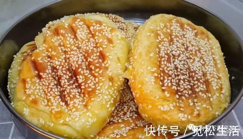 面粉别烤面包了,锅里烙一烙,个个松软香甜,保证全家都爱吃