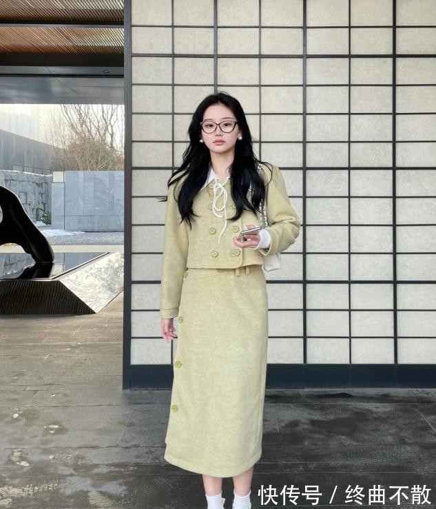 春天 这才是女人该有的样子,有“温柔感”的春日穿搭,优雅又有女人味