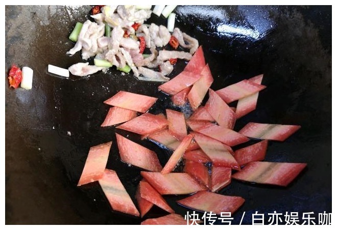 食材|补铁是猪肝的2倍，是菠菜的25倍，只需简单炒一炒，补铁效果1