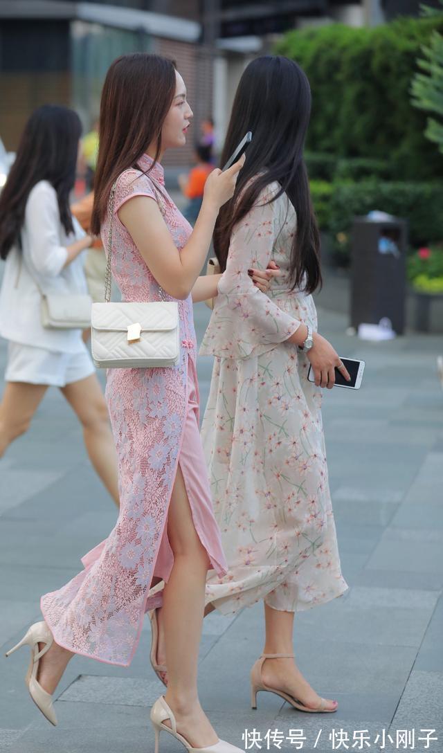 穿搭 连衣裙的紧身穿搭,简约百搭休闲显瘦,绽放青春时代的气质