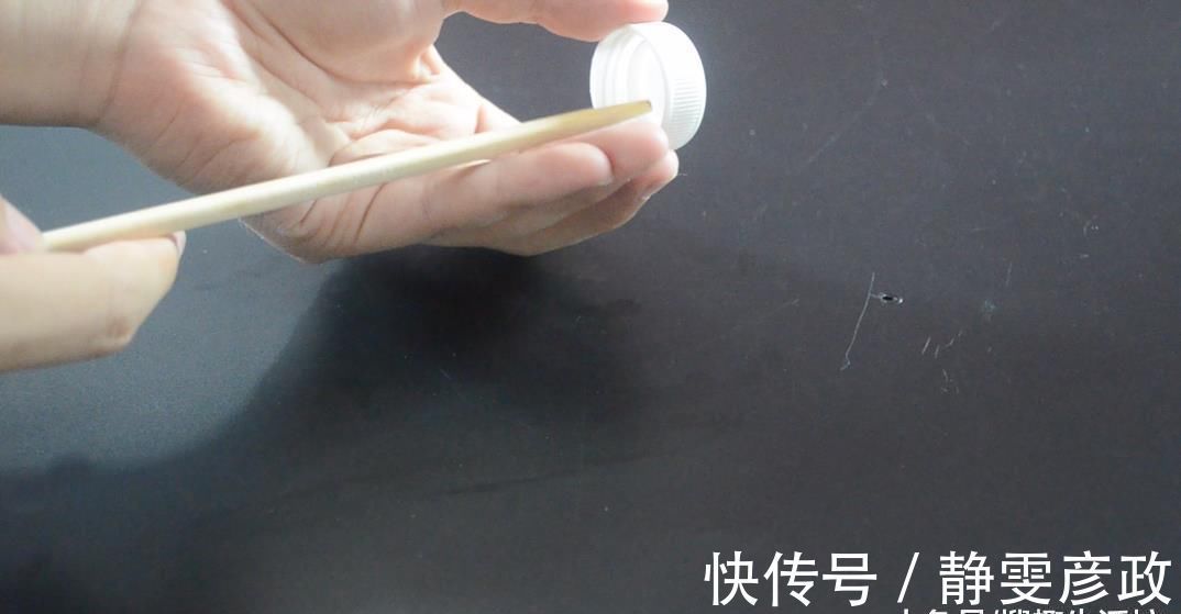 塑料瓶|瓶盖上面戳一个洞, 没想到还有这个作用, 看完你会感谢我的