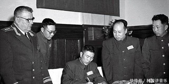 退位|他是第二任志愿军总司令,退位让贤被彭总拒绝后被免职蒙尘18年