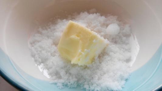 文竹黄叶不要慌,这“3种”物品,兑水浇盆里,黄叶全不见!