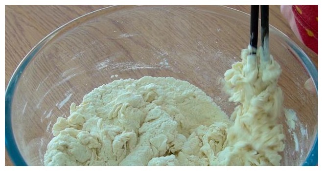 这种早餐饼,层层酥脆直掉渣,做法还简单,外面早餐店根本吃不到