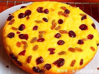 用筷子搅|教你电饭锅蒸发糕,1碗玉米面加2个鸡蛋,出锅比蛋糕好吃