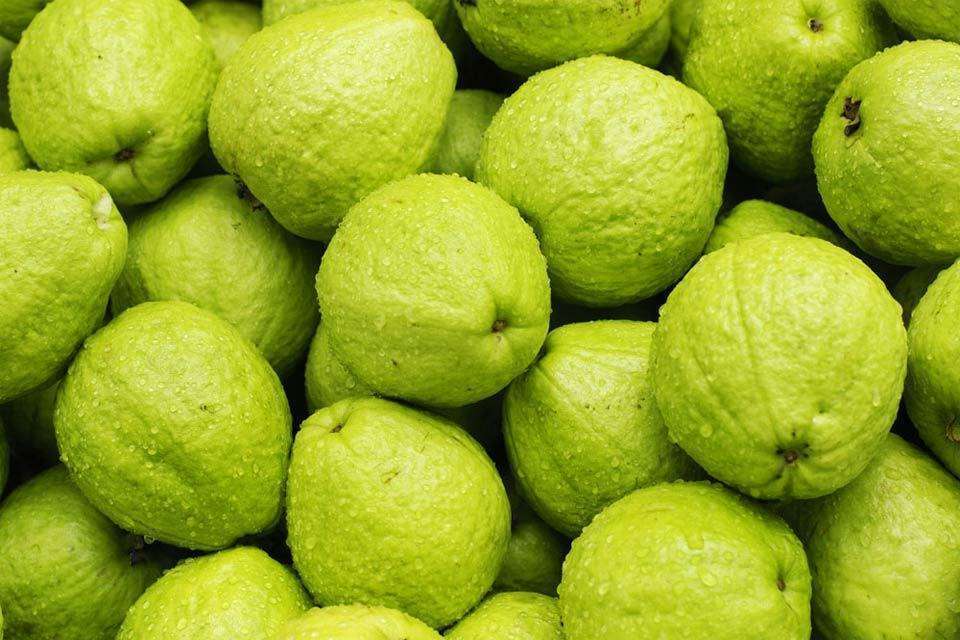 番石榴|女性不想提前衰老,建议吃三种食物,美容减肥,值得一试