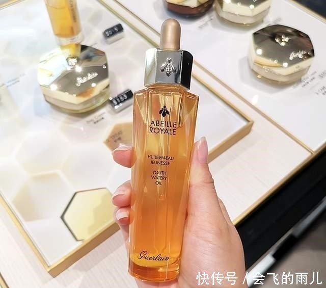 护肤品|过了40的女人用精华要“谨慎”!娇兰抗老,雪花秀美白,别用错