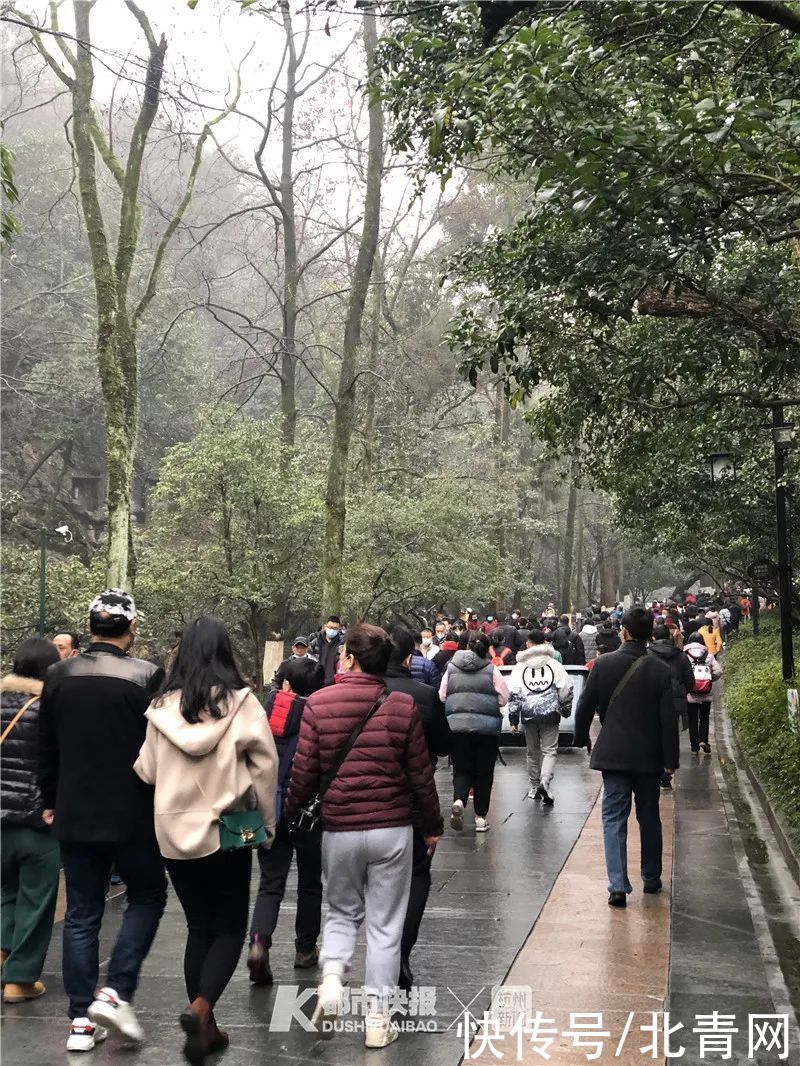 网友|排队看电影、街上遛弯儿、补觉一整天…网友晒出自己的年初一