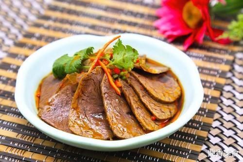 食盐|除夕夜,不管有钱没钱,餐桌上少不了这4道菜,寓意:牛气冲天