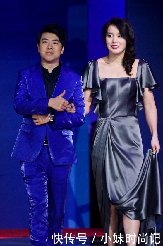 傅园慧真是女大十八变, 穿裙装典雅沉稳, 高级气场太有魄力