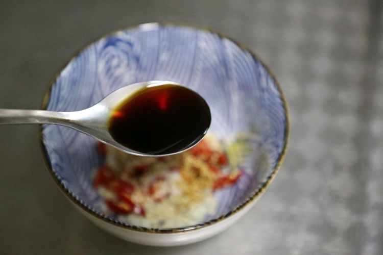 家常蒜蓉秋葵,简单快手,5分钟就上桌,家人抢着吃