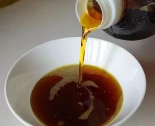 凉拌菜|买香油时，无论牌子大小，只要没有“这个字”，都是勾兑假香油！