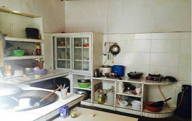 三线城市|远嫁山区农村,晒晒婆家的婚房,院子大得吓人,厨房包你没见过!