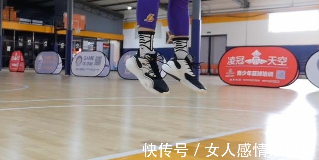 鞋面 出众脚感+超高颜值!水泥泡泡诠释何为性价比神器!