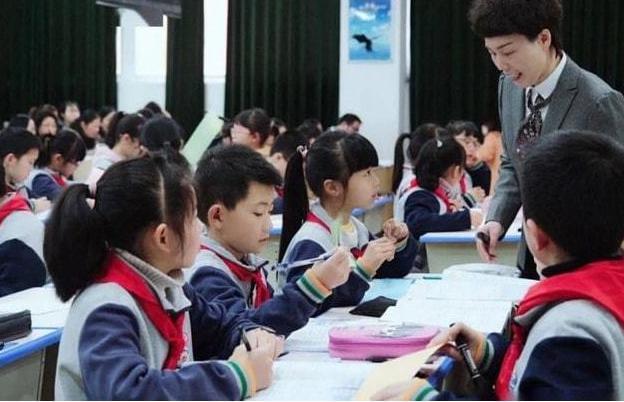 重名|学生因“名字简单”走红,笔画只有一笔,很少有人知道念什么