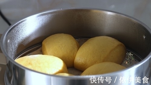 胡萝卜汁|睡前蒸锅此种馒头,第二天早餐主食就有了,好吃还明目,孩子喜欢