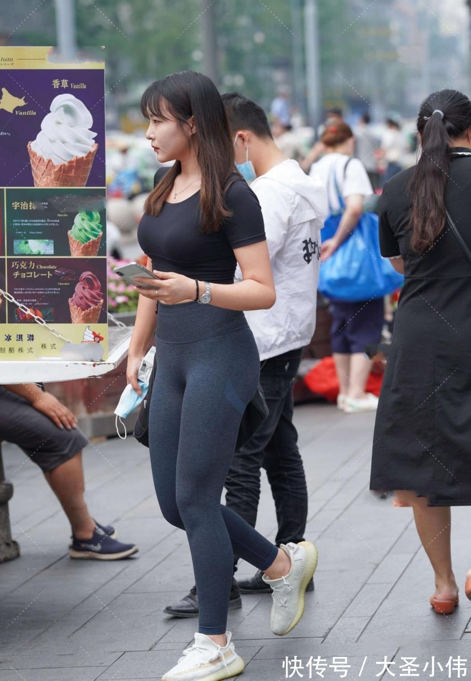 时分|美女街拍：谁说可爱在性感面前一文不值的？如此纯洁的美女，一起去吃饭吧