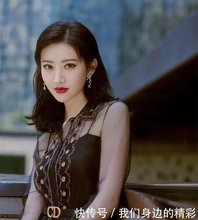 长直|黑长直早已过时!今年流行这4种发型,脸大的女生也合适