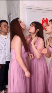 |搞笑GIF：姑娘 能不能告诉我你是怎样坐进去的