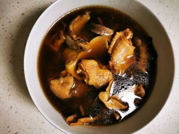 牛肝菌|牛肝菌炖土鸡汤
