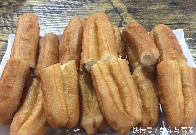 火锅店最“暴利”的4种菜,不少人都爱吃,店员人傻钱多