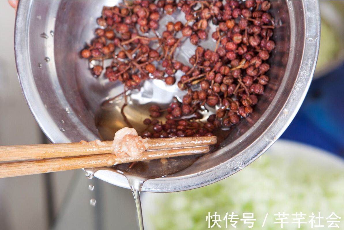 包饺子|豆角馅饺子,怎么调馅好吃大厨分享做法,又香又鲜,豆腥味全无